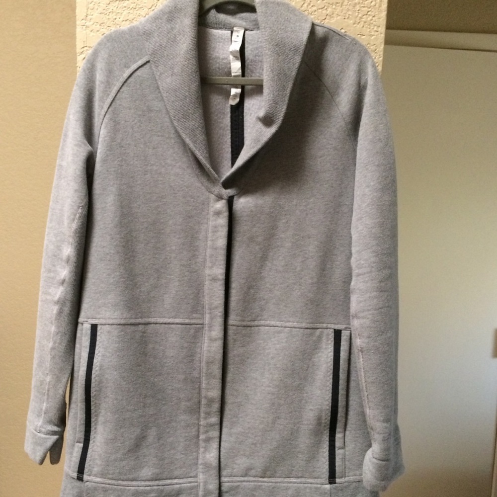 Lululemon Sweatshirt jacket. Good condition